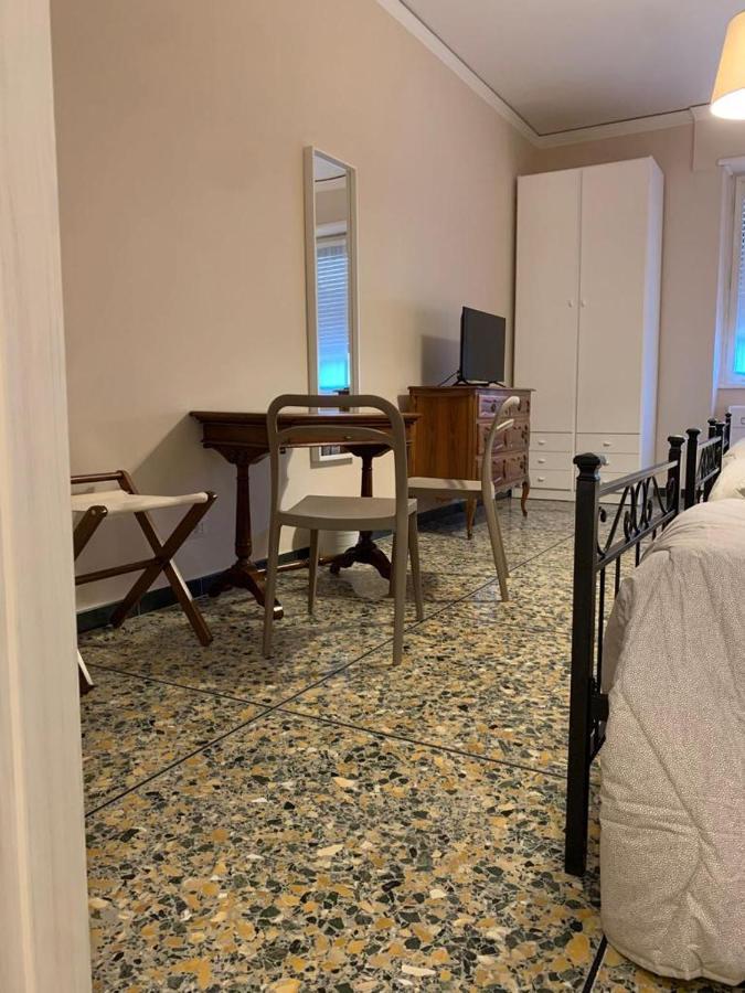 Ameli Room Florens Exteriör bild