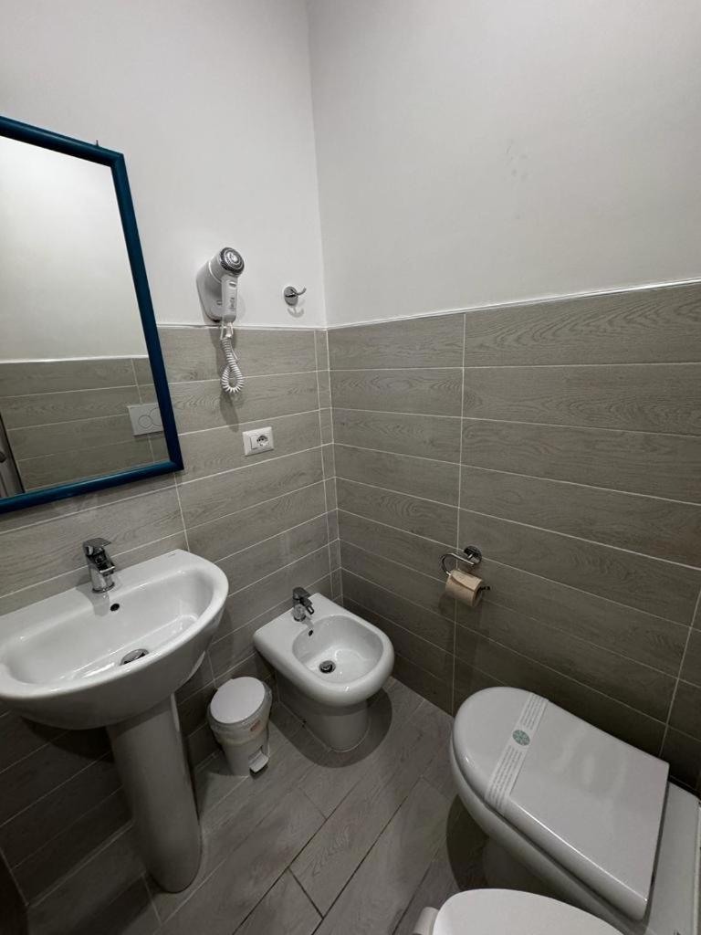 Ameli Room Florens Exteriör bild